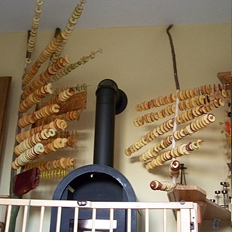 Trockengestell mit Apfelringen Trockengestell